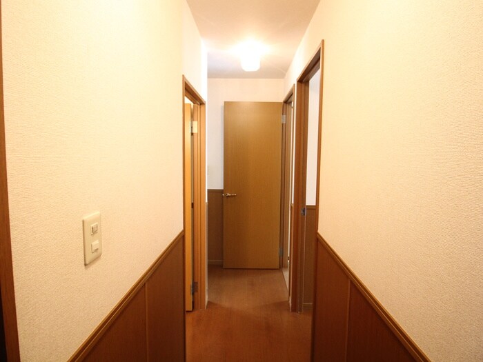 物件内観写真19　(廊下)