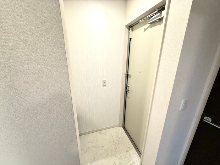 物件内観写真7　(玄関)