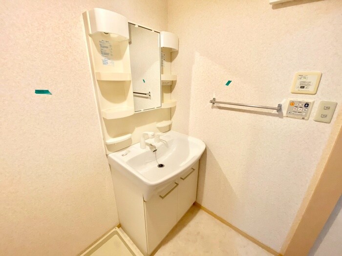 物件内観写真12　(洗面)