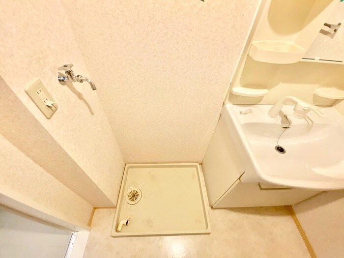 物件内観写真13　(洗濯機置場)