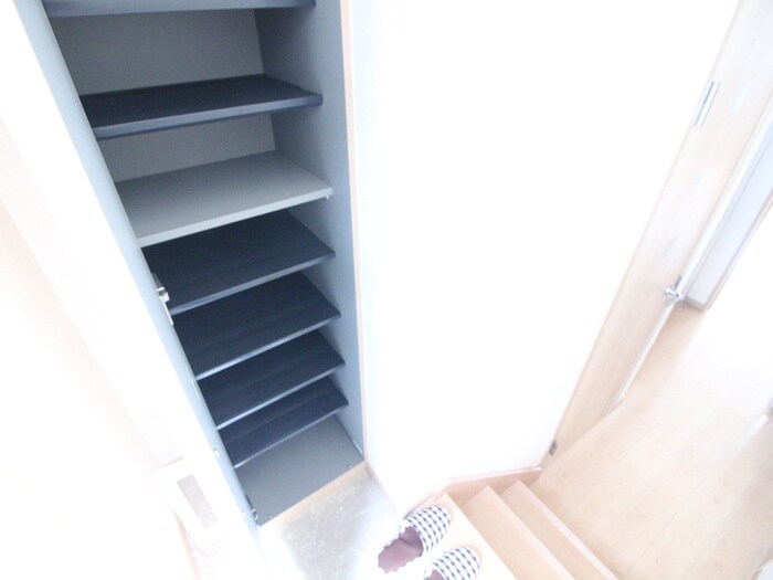 物件内観写真18　(靴箱)