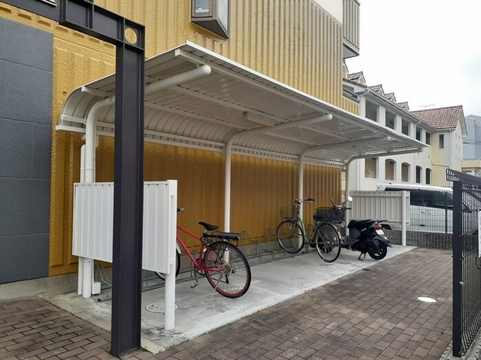 物件外観写真3　(駐輪場)