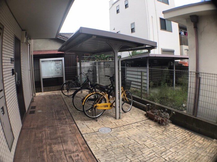 物件外観写真3　(駐輪場)