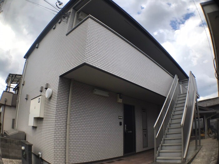 物件外観写真5　(エントランス部分)