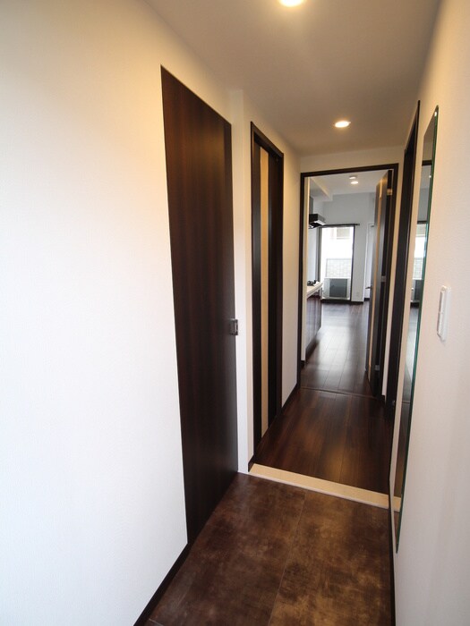 物件内観写真7　(玄関)