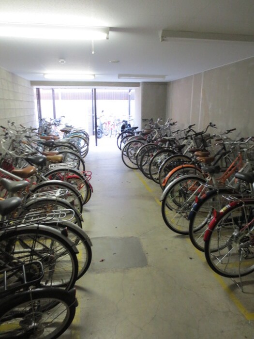 物件外観写真6　(駐輪場)