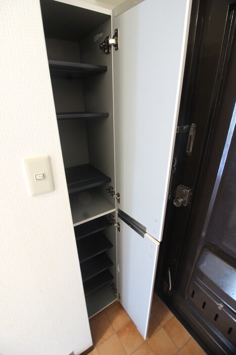 物件内観写真8　(靴箱)