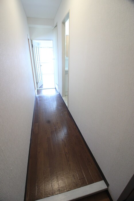 物件内観写真17　(廊下)
