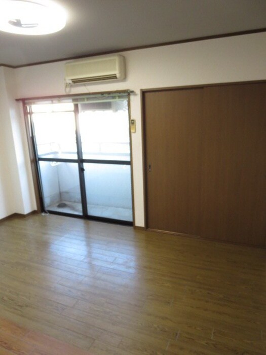 物件内観写真6　(居室)