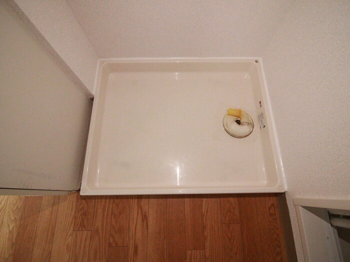 物件内観写真16　(洗濯機置場)