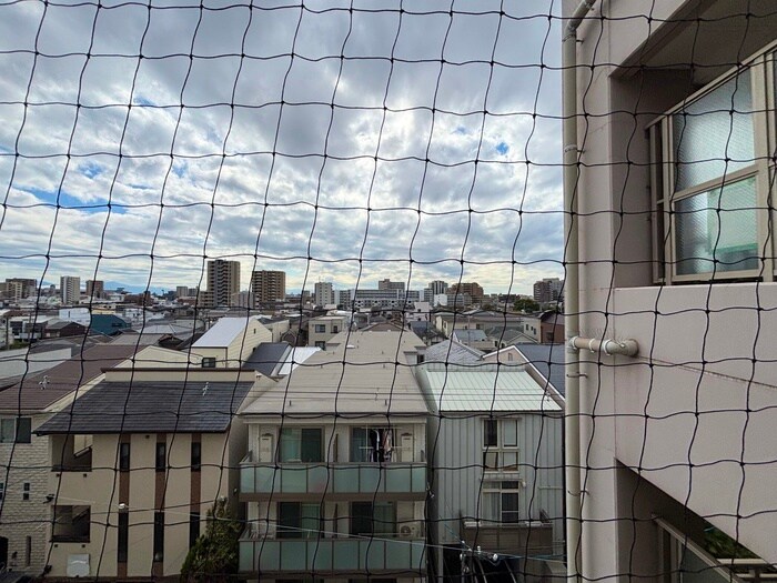 物件内観写真16　(室内からの展望)