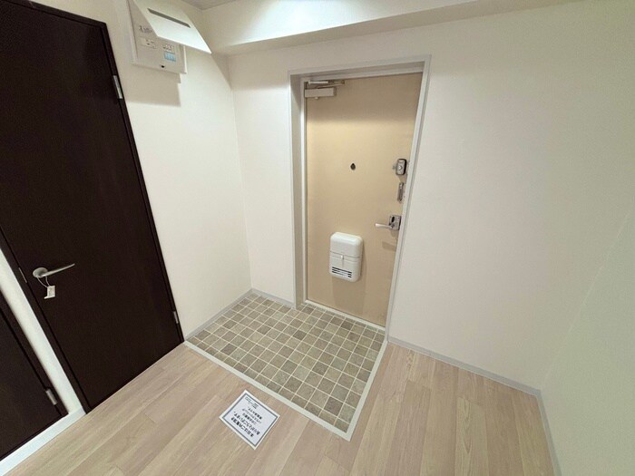 物件内観写真17　(玄関)