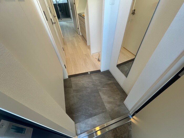 物件内観写真14　(玄関)