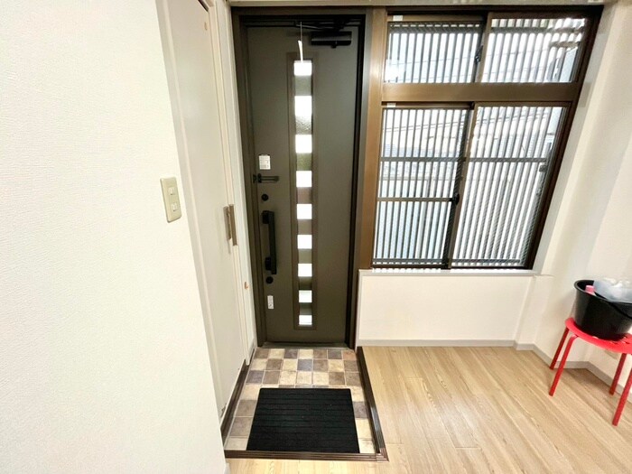 物件内観写真20　(玄関)