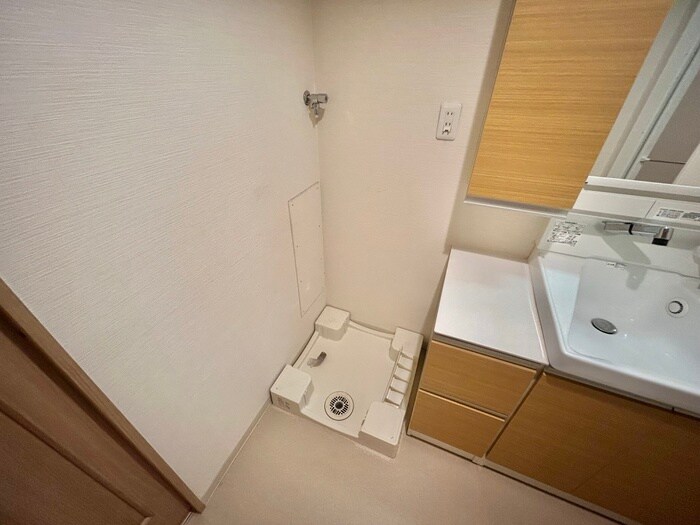 物件内観写真18　(洗濯機置場)