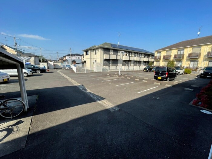 物件外観写真3　(駐輪場)