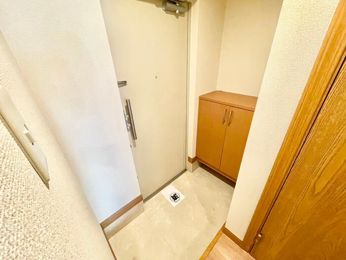 物件内観写真14　(玄関)
