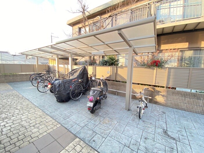 物件外観写真5　(駐輪場)