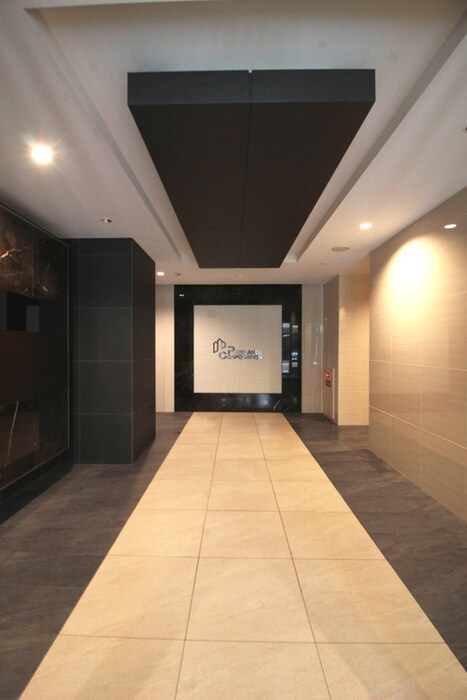 物件外観写真4　(エントランス部分)