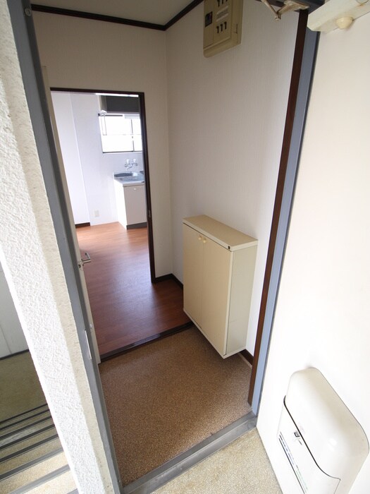 物件内観写真18　(玄関)