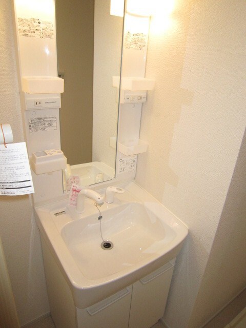 物件内観写真8　(洗面)