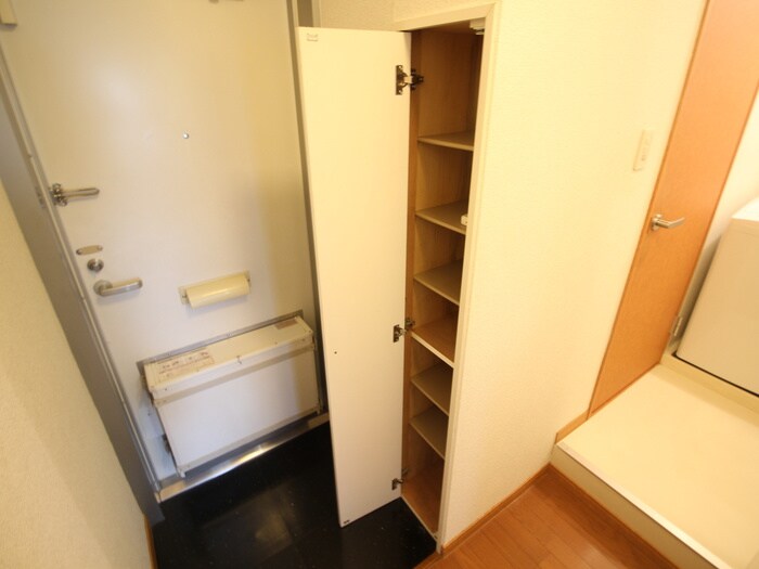 物件内観写真15　(靴箱)