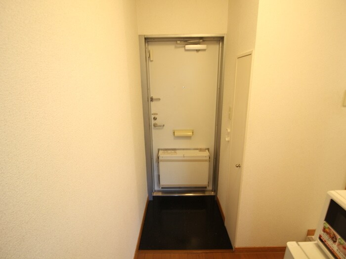 物件内観写真16　(玄関)