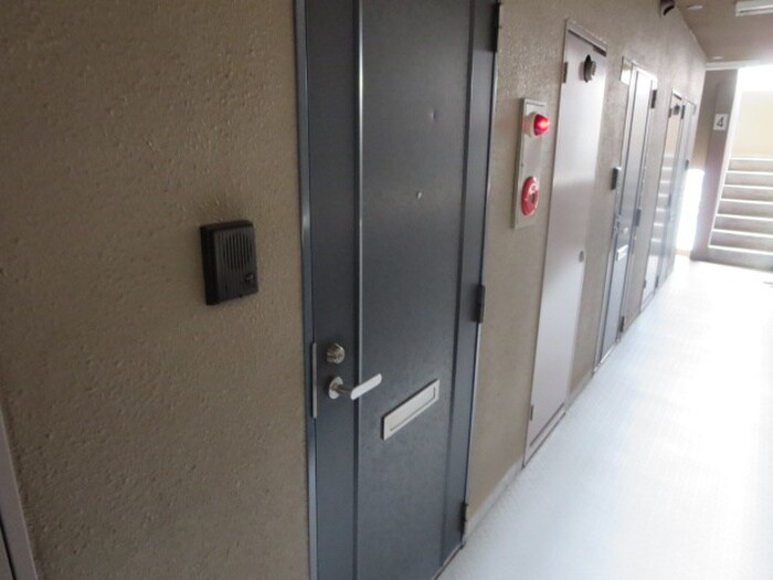 物件内観写真7　(玄関)