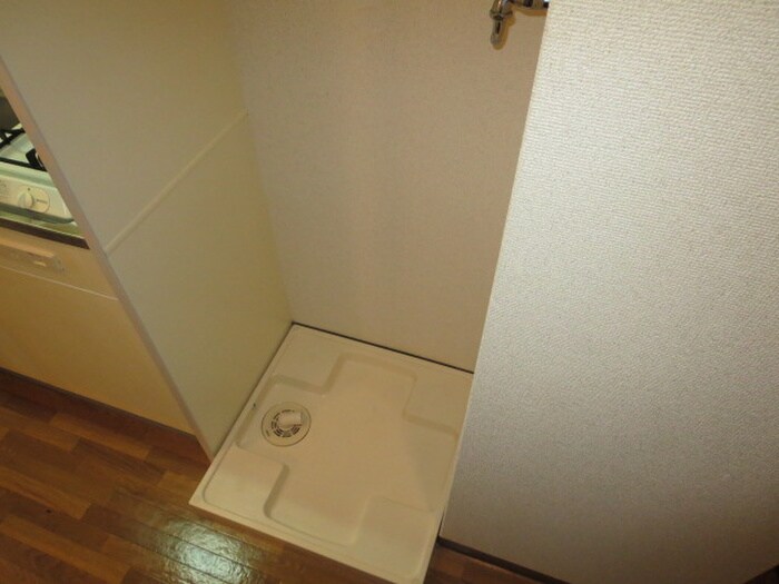 物件内観写真9　(洗濯機置場)