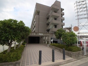 ラフォ－レ北園田外観写真