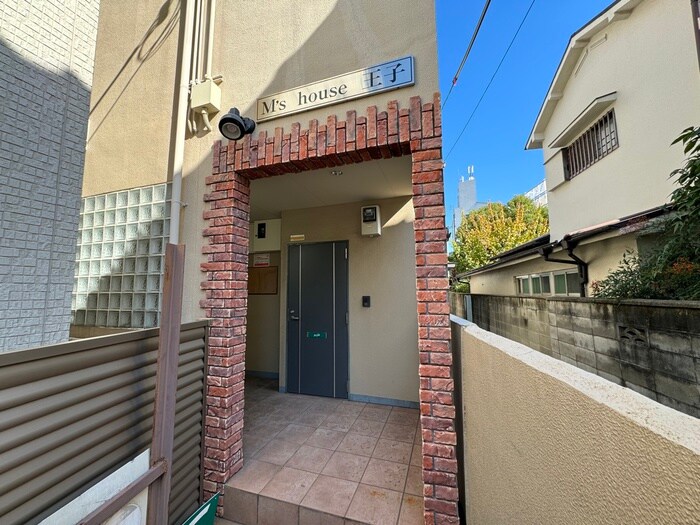 物件外観写真2　(エントランス部分)