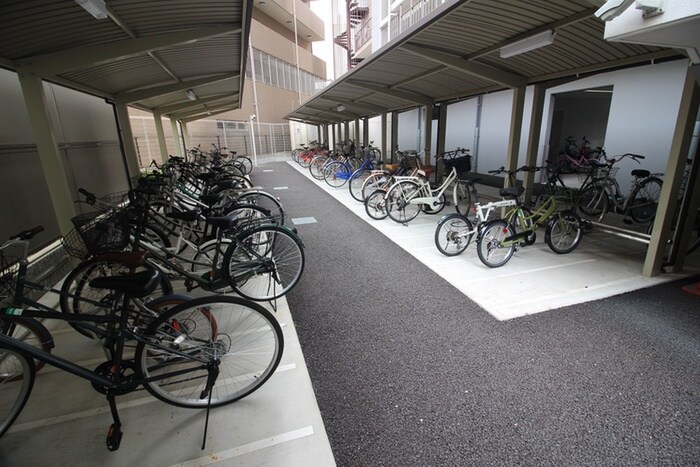 物件外観写真5　(駐輪場)