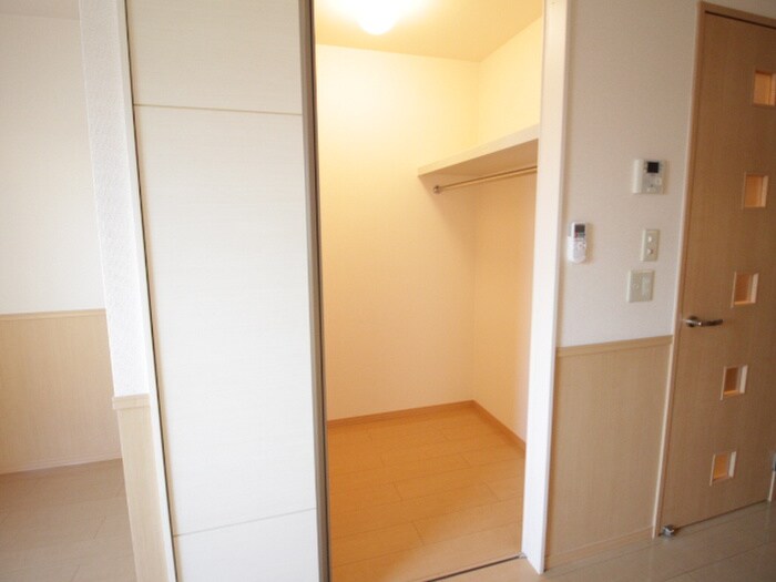 物件内観写真15　(収納)