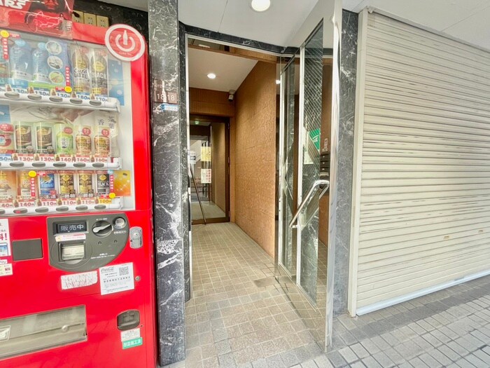 ウェルネス上本町のエントランス部分