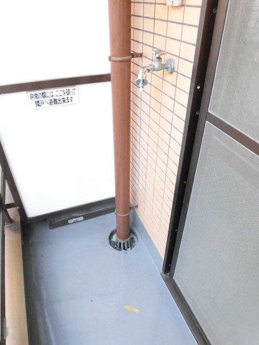 物件内観写真14　(洗濯機置場)