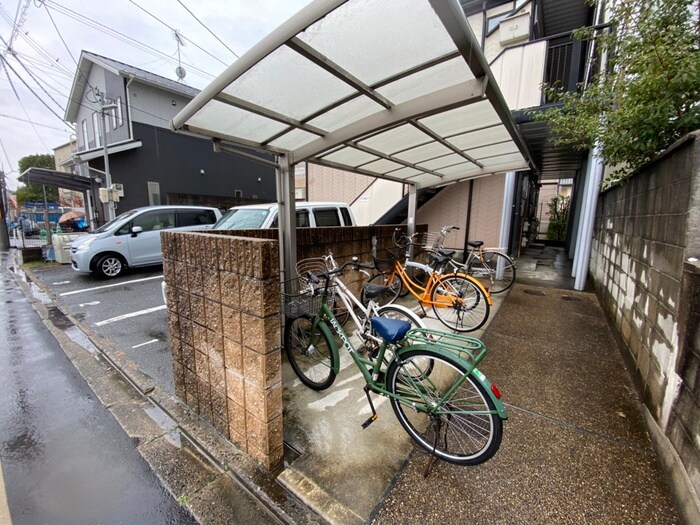 物件外観写真3　(駐輪場)