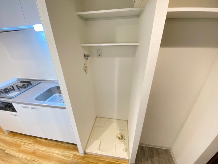 物件内観写真17　(洗濯機置場)