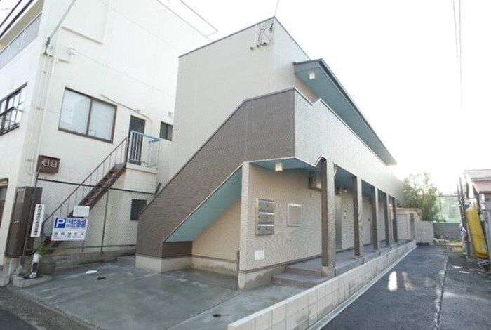 物件外観写真2　(エントランス部分)