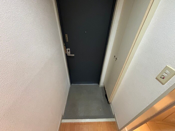 物件内観写真18　(玄関)