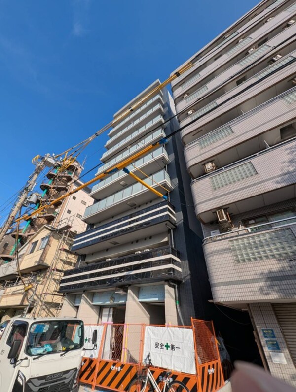 建築中