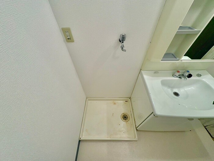 物件内観写真11　(洗濯機置場)