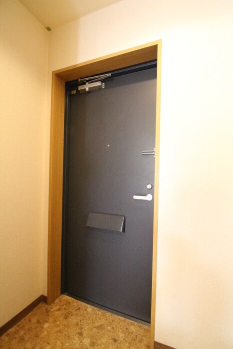 物件内観写真12　(玄関)
