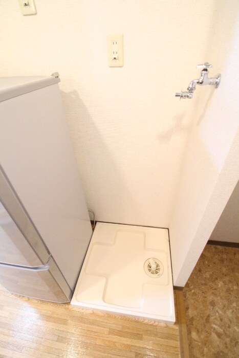 物件内観写真16　(洗濯機置場)