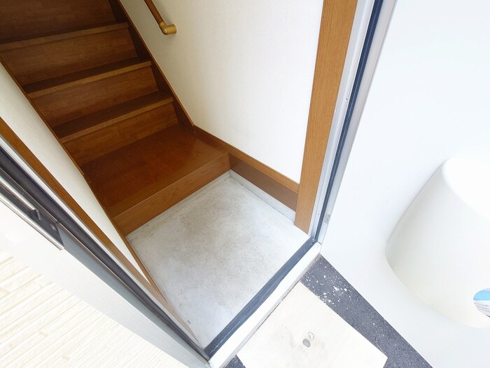 物件内観写真9　(玄関)