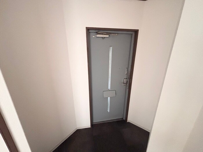 物件内観写真13　(玄関)