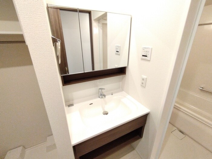 物件内観写真11　(洗面)