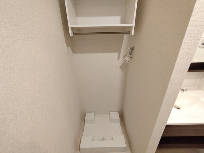 物件内観写真18　(洗濯機置場)