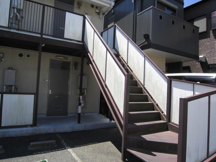 物件外観写真3　(エントランス部分)