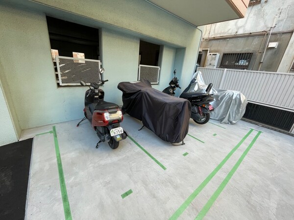 バイク置き場