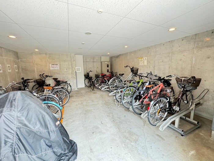 物件外観写真6　(駐輪場)